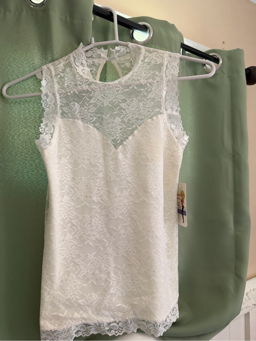 Women's White Lace Shell Top - Elegant Sleeveless Blouse